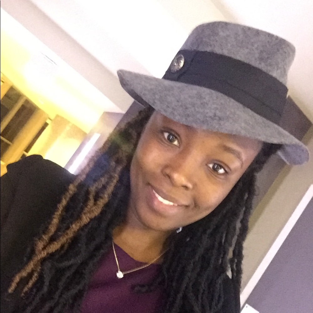 Bowler / Cloche hat